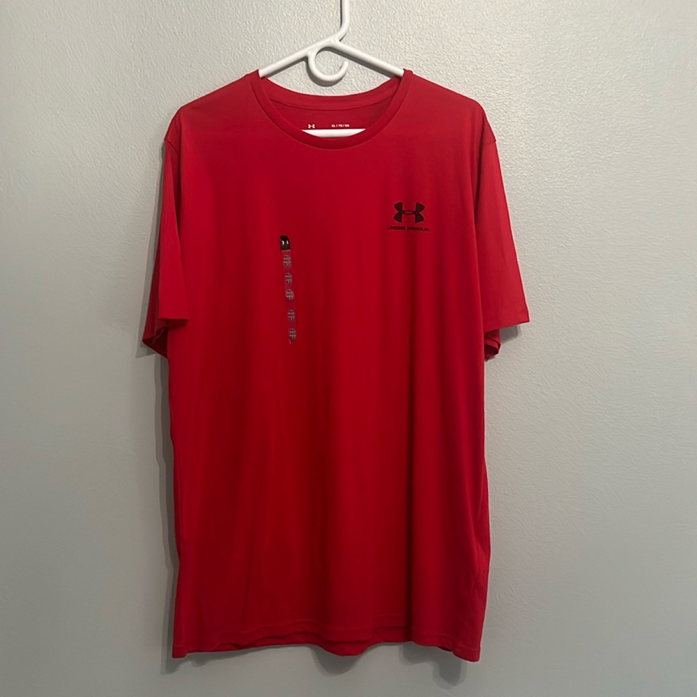 Men’s XL Under Armour T-shirt
